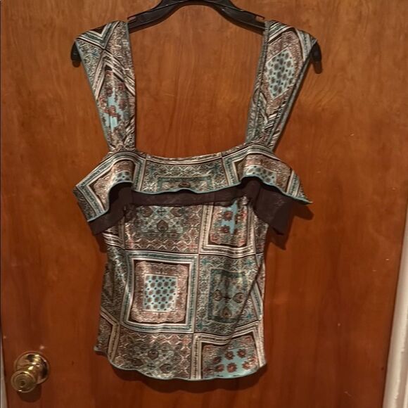 Patterned Sleeveless Top - Picture 1 of 3